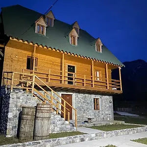 Bujtina Vellezerit Grrela Penzion Theth